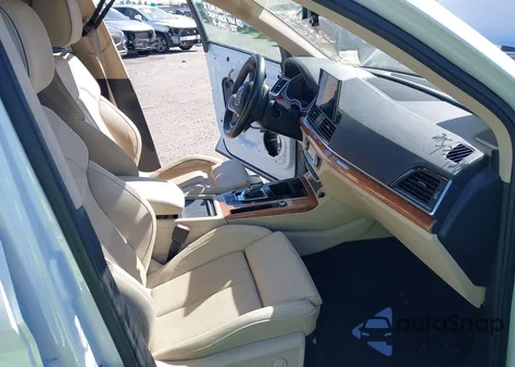 2021 Audi Q5 Premium Plus 55 Tfsi E Quattro S Tronic z USA, uszkodzony, nr VIN WA1E2AFY3M2043058